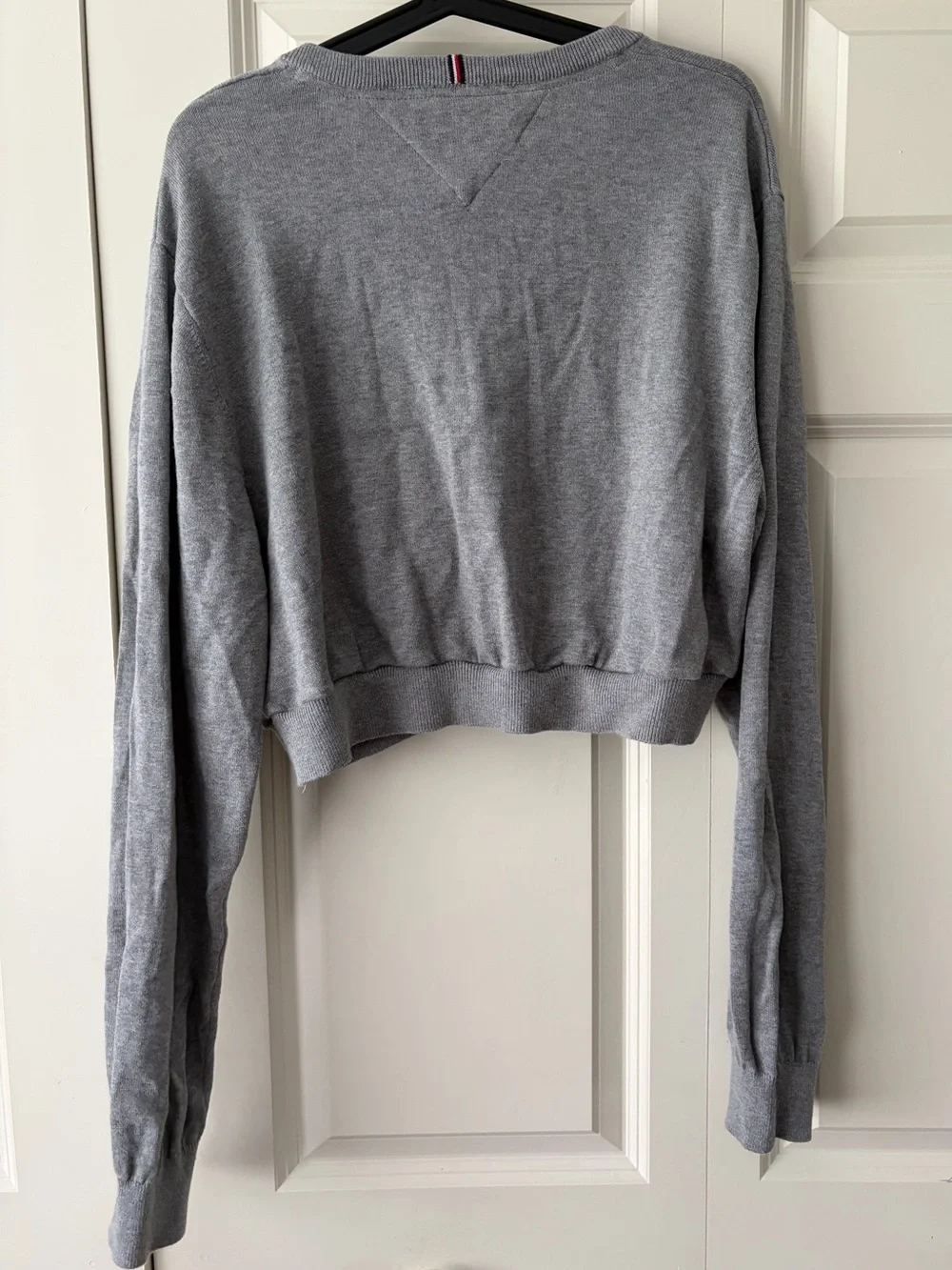 Tommy Hilfiger Gray V-Neck Cropped Knit Sweater